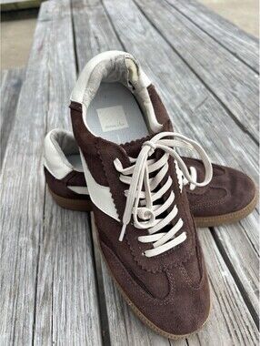 Dolce Vita Brown Suede Low Top Sneakers Women’s Size 8.5 Retro Casual Shoes